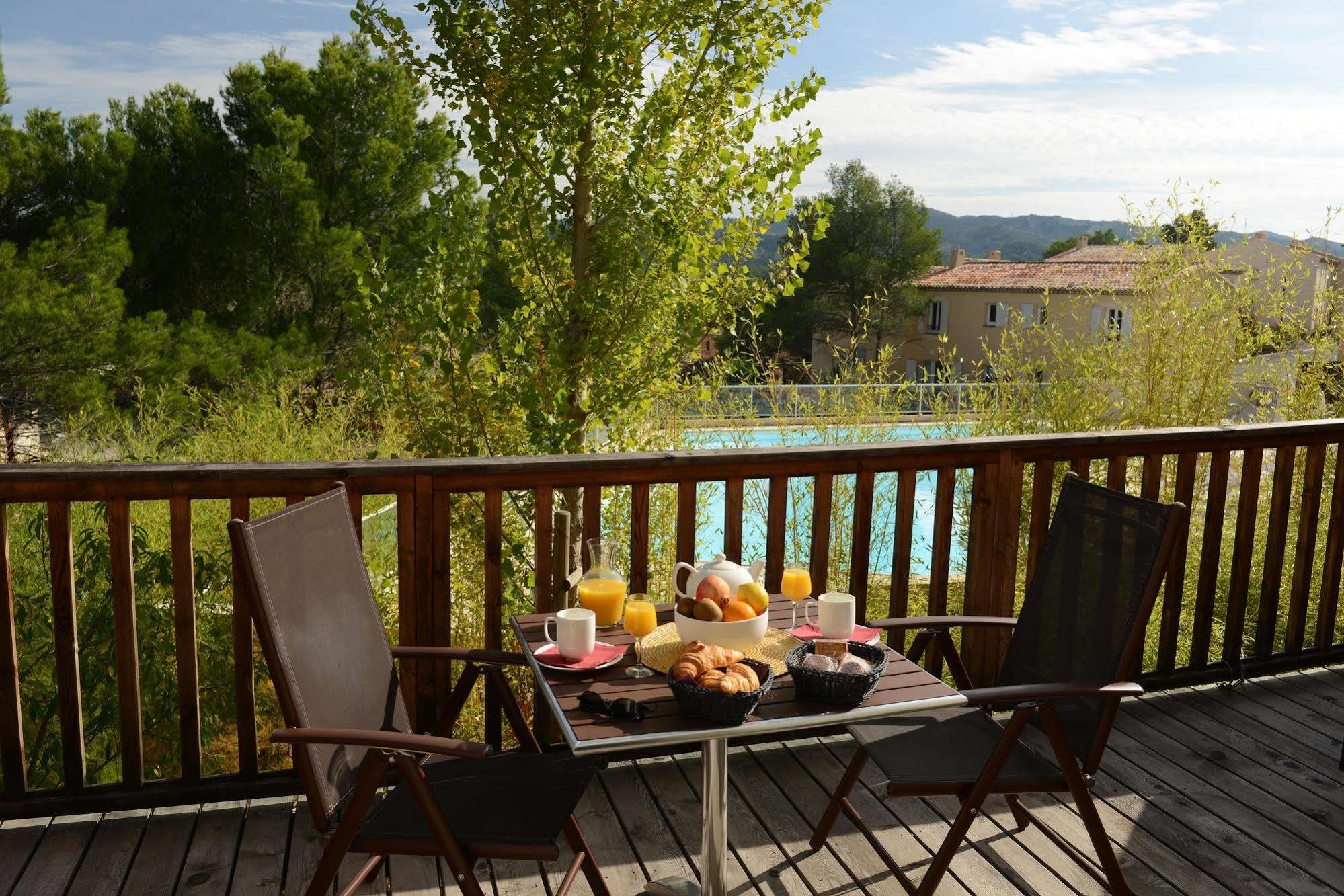 Residence Pierre & Vacances Les Coteaux De Pont-Royal Mallemort Exterior photo