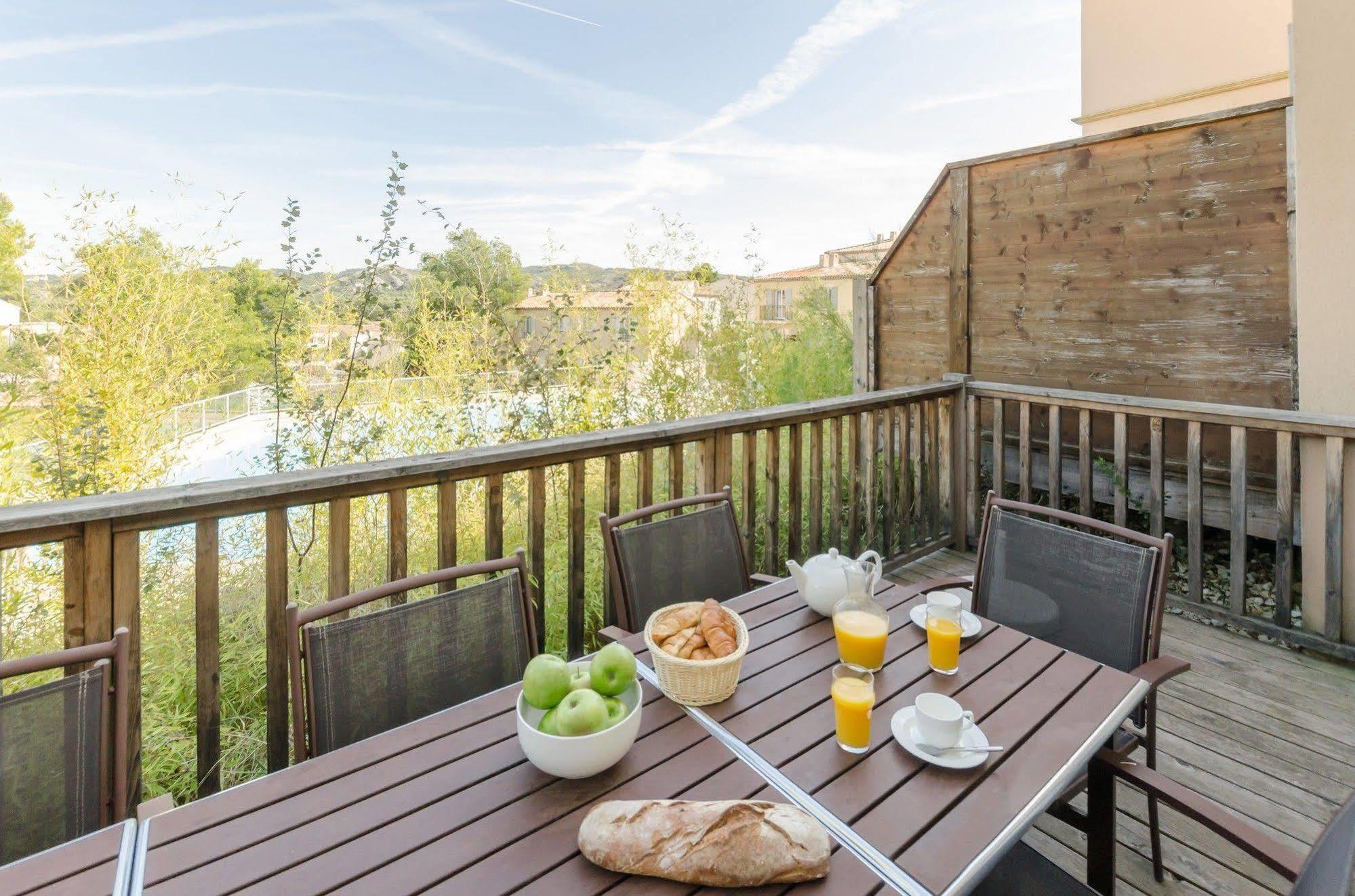Residence Pierre & Vacances Les Coteaux De Pont-Royal Mallemort Exterior photo